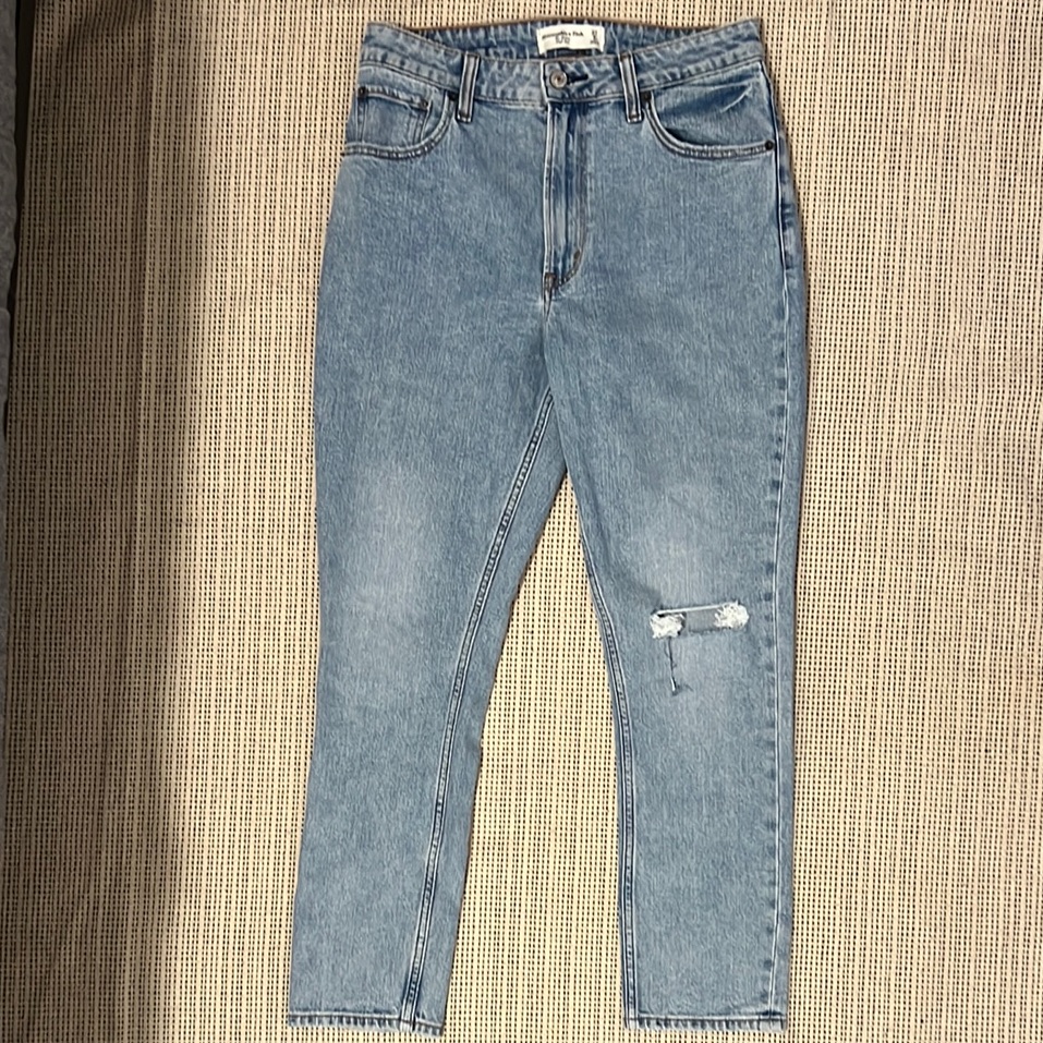 Abercrombie & Fitch Blue Ankle Cropped Jeans With Distressed Detail